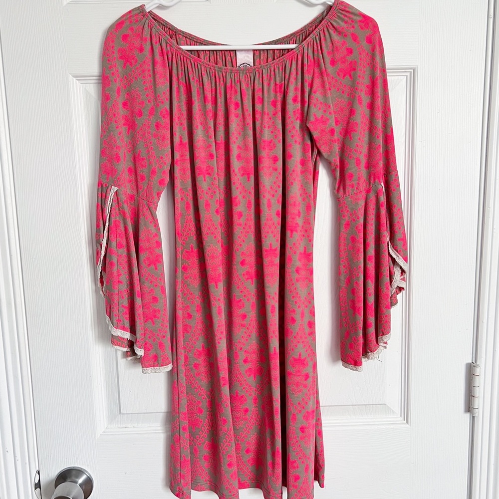 Pink Coconut Boutique | Damask Print Flare Sleeve Tunic Top
